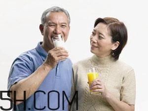 老人缺鈣有什么害處？老人如何補(bǔ)鈣？