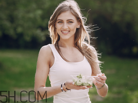 潔爾陰能直接擦嗎？潔爾陰能治療濕疹嗎？