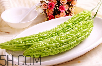 生蠔可以和苦瓜一起吃嗎？生蠔和西紅柿可以一起吃嗎？