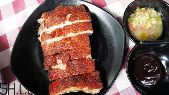 脆皮烤豬用什么設(shè)備好？中國(guó)最出名的脆皮烤豬在哪里？