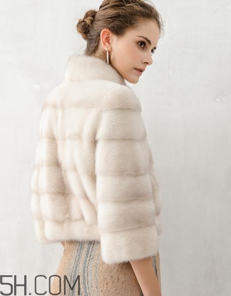 裘皮大衣怎樣清洗？裘皮大衣怎么挑選？