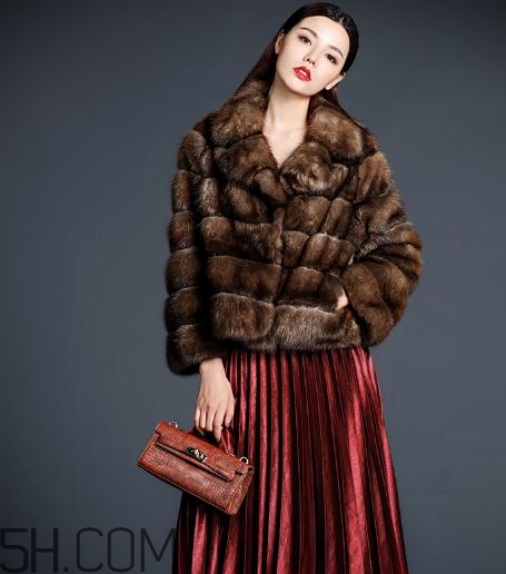 裘皮大衣怎樣清洗？裘皮大衣怎么挑選？