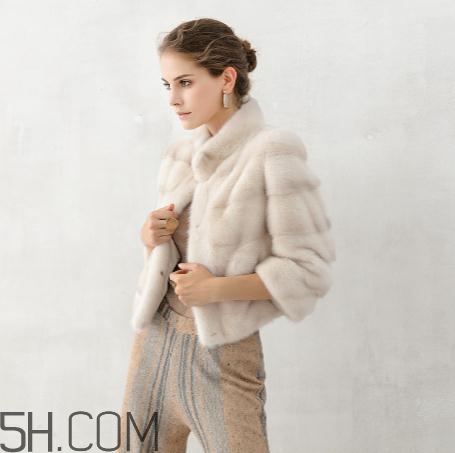 裘皮大衣怎樣清洗？裘皮大衣怎么挑選？