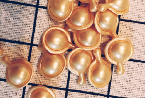 雅頓金膠怎么打開？雅頓金膠膠囊怎么扭開？