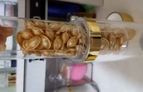 雅頓金膠怎么打開？雅頓金膠膠囊怎么扭開？