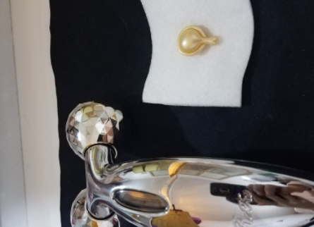 雅頓金膠怎么打開？雅頓金膠膠囊怎么扭開？