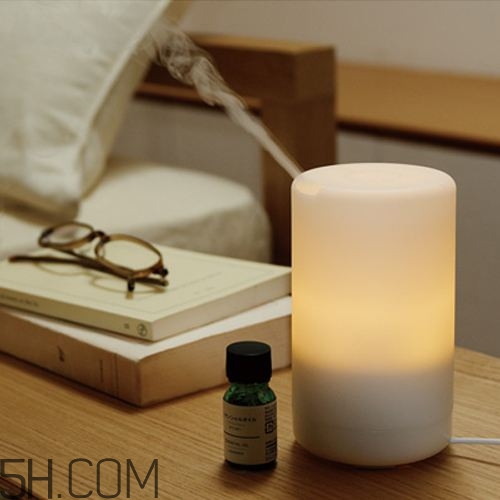 加濕器和香薰機(jī)的區(qū)別在哪里？加濕器和香薰機(jī)哪個(gè)好？