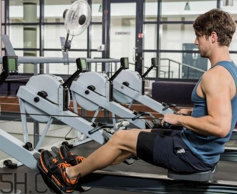 劃船機(jī)減脂效果如何？劃船機(jī)能減肚子嗎？