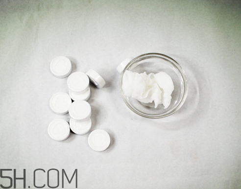 怎樣判斷壓縮面膜有熒光劑？壓縮面膜用酸奶怎么泡？