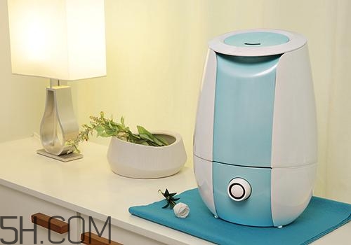 冬天用加濕器用什么水？加濕器上的水垢用什么清洗？