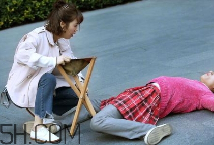 張一山式比心怎么做？張一山比心動(dòng)圖