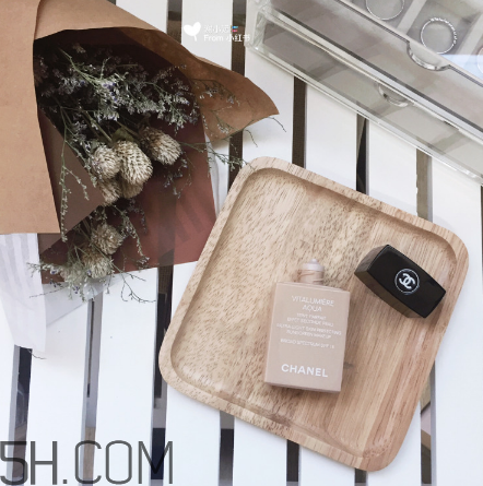 香奈兒光彩水潤(rùn)粉底液好用嗎？香奈兒粉底液使用感