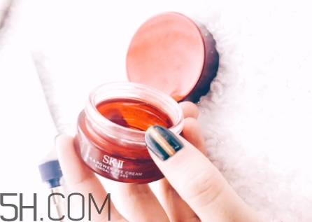 百優(yōu)眼霜和sk2眼霜哪個好？百優(yōu)眼霜和sk2眼霜對比