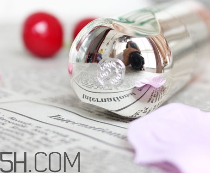 百優(yōu)眼霜和sk2眼霜哪個好？百優(yōu)眼霜和sk2眼霜對比