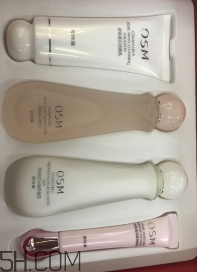 歐詩漫哪個(gè)套盒性價(jià)比最高？歐詩漫補(bǔ)水套盒與美白套盒對(duì)比