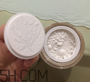 歐詩漫珍珠粉如何判真假？歐詩漫珍珠粉為什么有結(jié)塊？