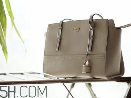 guess包包質(zhì)量怎么樣？guess包包是皮的嗎？