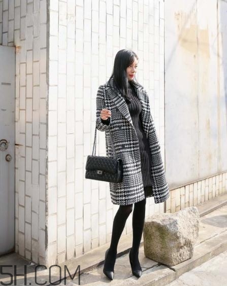 千鳥格大衣適合多大年齡？千鳥格大衣顯老嗎？