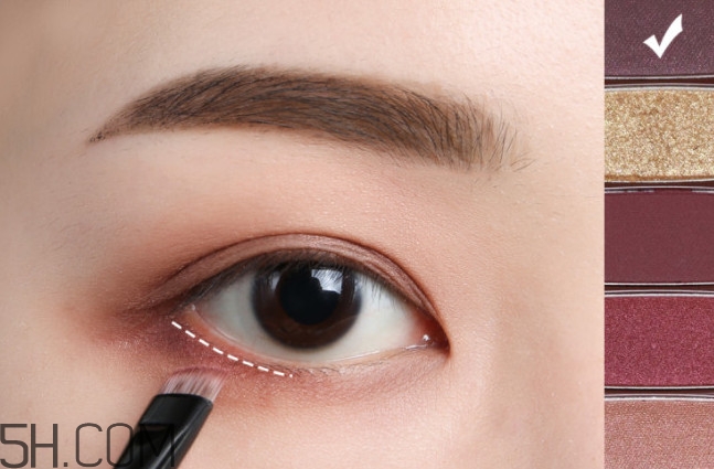 怎樣化妝遮黑眼圈眼袋 化了妝還這么喪？