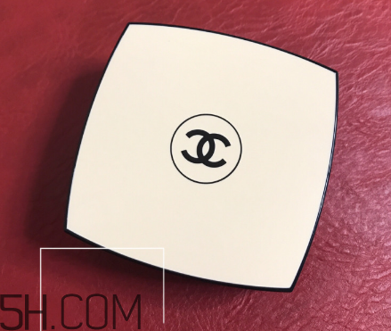 chanel氣墊水粉底好用嗎？香奈兒氣墊水粉底使用感受