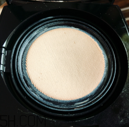 chanel氣墊水粉底好用嗎？香奈兒氣墊水粉底使用感受