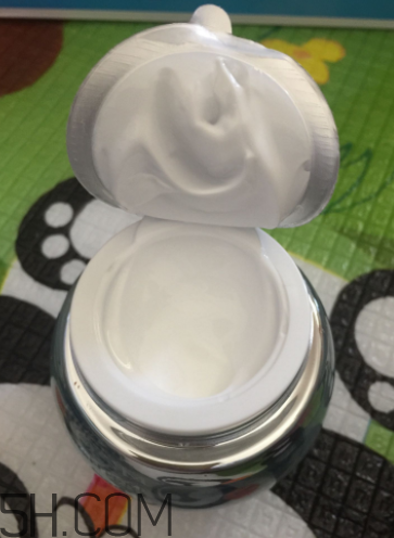 歐詩漫珍珠水光素顏霜含激素嗎？歐詩漫珍珠素顏霜刺激嗎