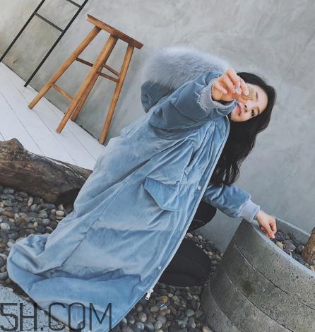 羽絨服面料錦綸和聚酯纖維哪個好？羽絨服軟的好還是硬的好？