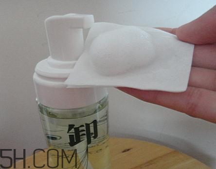 三草兩木卸妝液好用嗎？三草兩木卸妝液測評