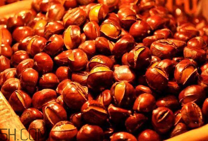 吃糖炒栗子的危害有哪些？吃板栗有什么注意的？