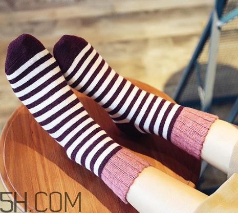 襪子洗完發(fā)硬怎么回事？為什么襪子洗完變硬？