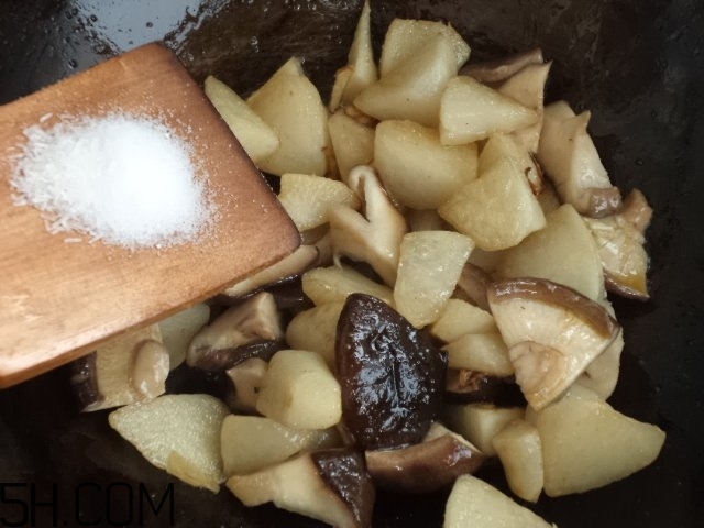 香菇和白蘿卜可以一起吃嗎？香菇和白蘿卜一起吃有什么好處？