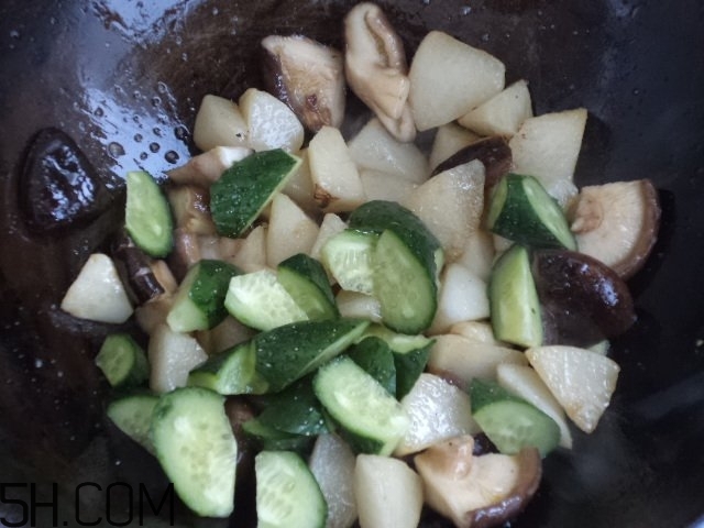 香菇和白蘿卜可以一起吃嗎？香菇和白蘿卜一起吃有什么好處？