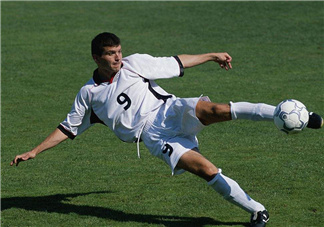 足球鞋能平時穿嗎？足球鞋可以用來跑步嗎？