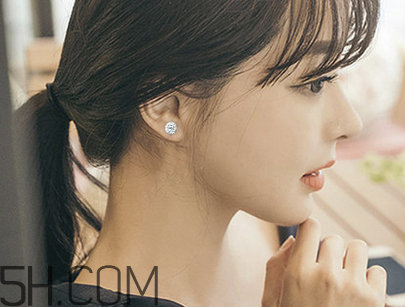 打完玻尿酸過幾天能喝酒？注射玻尿酸注意事項