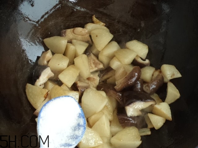 香菇和白蘿卜可以一起吃嗎？香菇和白蘿卜一起吃有什么好處？