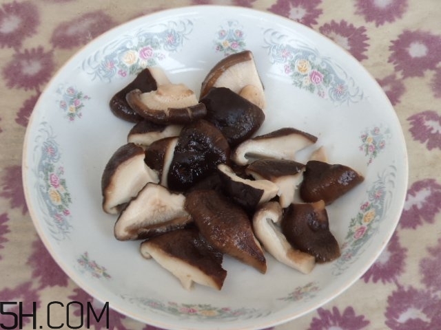 香菇和白蘿卜可以一起吃嗎？香菇和白蘿卜一起吃有什么好處？