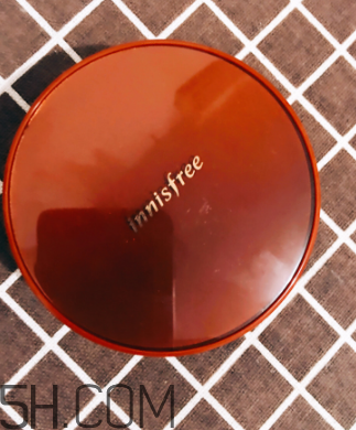 悅詩(shī)風(fēng)吟紅石榴氣墊好用嗎？悅詩(shī)風(fēng)吟紅石榴氣墊測(cè)評(píng)