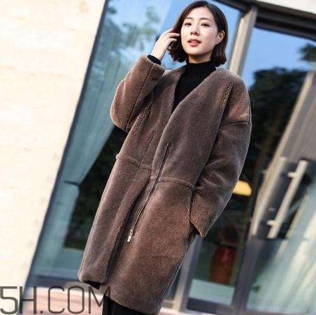 羊剪絨大衣怎么搭配？羊剪絨大衣搭配圖片