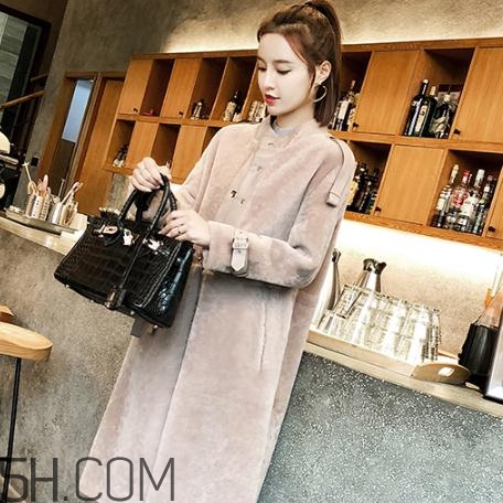 羊剪絨大衣和羊絨大衣哪個(gè)好？羊剪絨大衣和羊絨大衣的區(qū)別