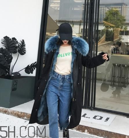 黑色派克服怎么搭配？黑色派克大衣搭配圖