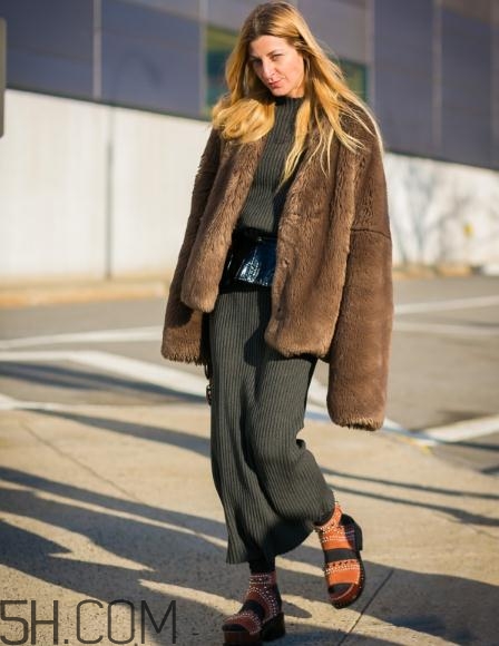 冬天穿裙子有靜電怎么辦？冬天穿裙子起靜電怎么解決？