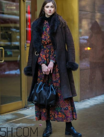 冬天穿裙子有靜電怎么辦？冬天穿裙子起靜電怎么解決？