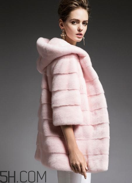 水貂皮草怎么鑒別？如何辨別水貂皮草真假？