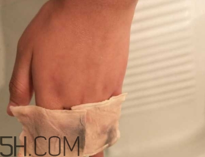 unny卸妝水和蓓昂斯哪個(gè)好？unny卸妝水和蓓昂斯對(duì)比