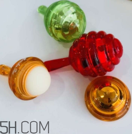 小蜜坊棒棒糖唇膏多少錢？小蜜坊棒棒糖唇膏不同顏色區(qū)別