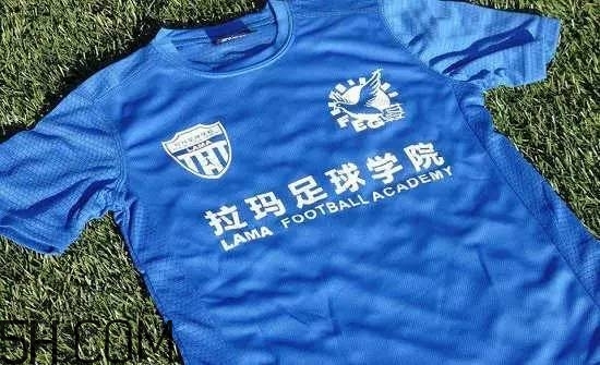 踢足球有哪些技巧？踢足球有哪些注意事項？