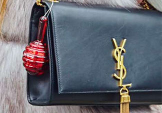 小蜜坊唇膏好用嗎？小蜜坊唇膏評測