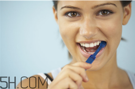 電動牙刷可以去除牙結(jié)石嗎？刷牙時別踏進5大誤區(qū)