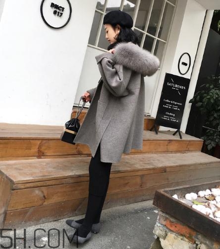 羊駝絨大衣暖和嗎？羊駝絨大衣和羽絨服哪個(gè)暖和？