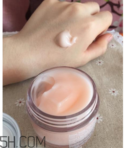 倩碧水磁場(chǎng)面霜每次用多?。棵看斡枚嗌俸辽?？